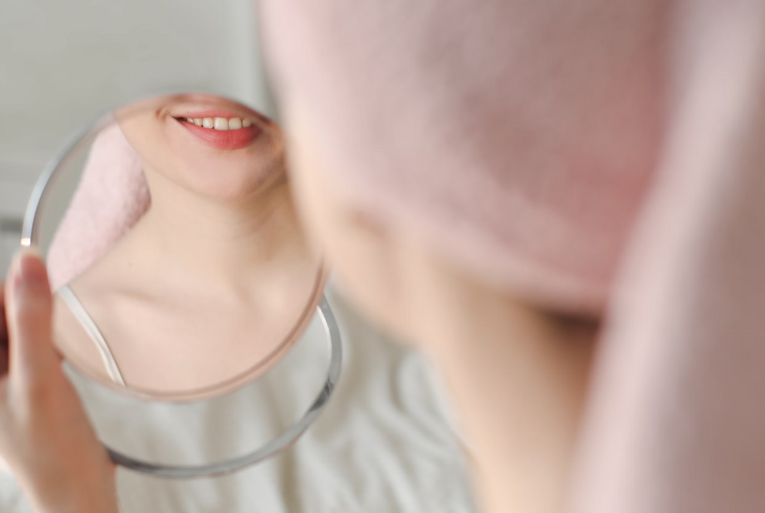 Waarom rauwe honing effectief kan werken als gezichtsmasker voor acne